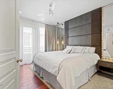 15221 N Clubgate Drive - Photo Thumbnail 11