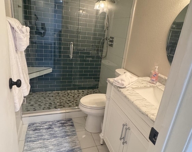 3313 N 68th Street - Photo Thumbnail 13