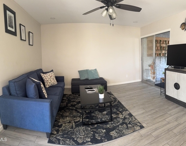 3313 N 68th Street - Photo Thumbnail 8