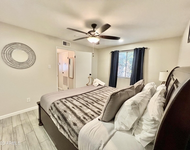 3313 N 68th Street - Photo Thumbnail 10
