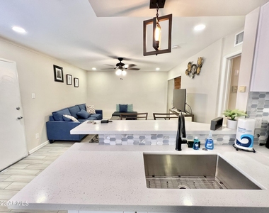 3313 N 68th Street - Photo Thumbnail 5