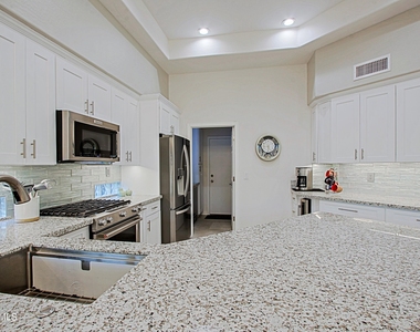 32472 N 68th Place - Photo Thumbnail 12
