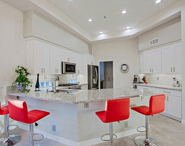 32472 N 68th Place - Photo Thumbnail 10