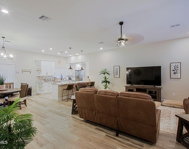 10901 W Sequioa Drive - Photo Thumbnail 22