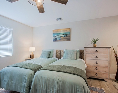 10901 W Sequioa Drive - Photo Thumbnail 6