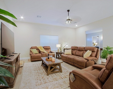 10901 W Sequioa Drive - Photo Thumbnail 20
