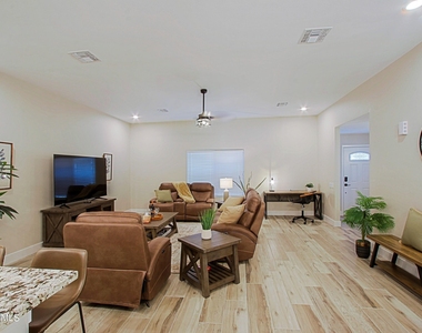 10901 W Sequioa Drive - Photo Thumbnail 23
