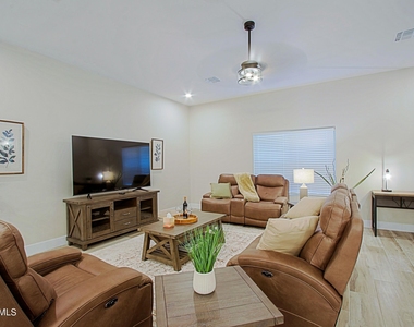 10901 W Sequioa Drive - Photo Thumbnail 25