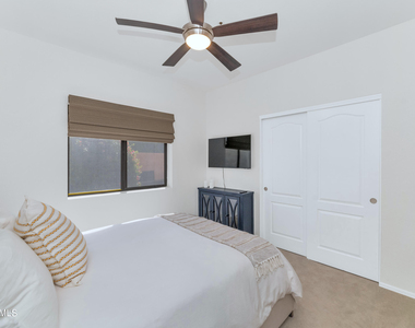 9080 E Hillery Drive - Photo Thumbnail 13