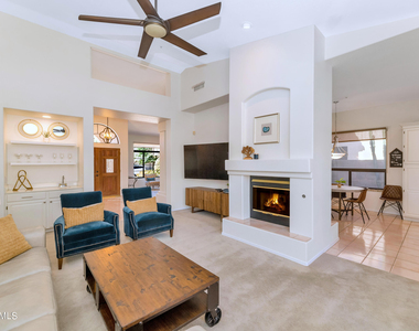 9080 E Hillery Drive - Photo Thumbnail 5