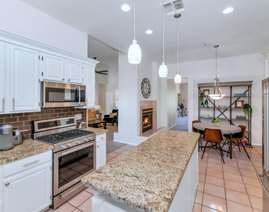 9080 E Hillery Drive - Photo Thumbnail 7