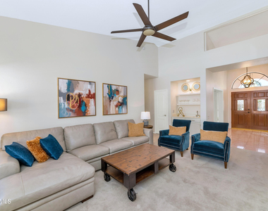 9080 E Hillery Drive - Photo Thumbnail 3