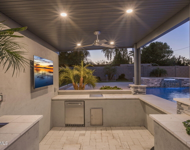 1629 E Montebello Avenue - Photo Thumbnail 34