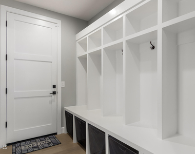 1629 E Montebello Avenue - Photo Thumbnail 83