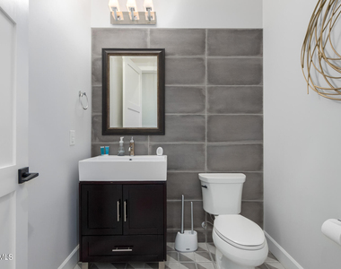 1629 E Montebello Avenue - Photo Thumbnail 46