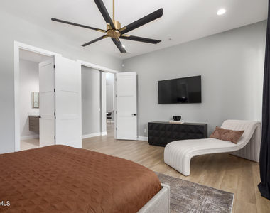 1629 E Montebello Avenue - Photo Thumbnail 39