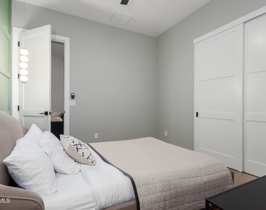 1629 E Montebello Avenue - Photo Thumbnail 53