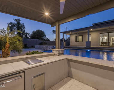 1629 E Montebello Avenue - Photo Thumbnail 33