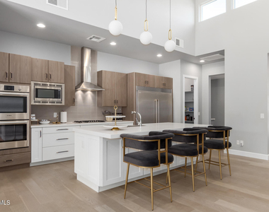 1629 E Montebello Avenue - Photo Thumbnail 7