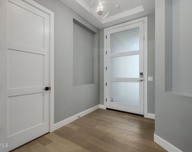 1629 E Montebello Avenue - Photo Thumbnail 64