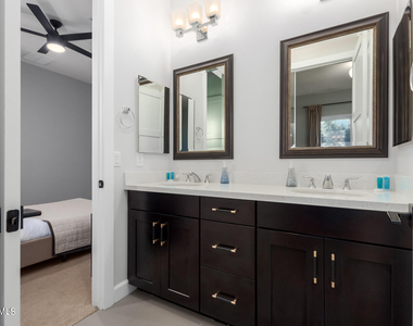 1629 E Montebello Avenue - Photo Thumbnail 55