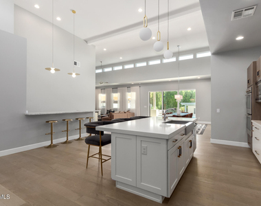 1629 E Montebello Avenue - Photo Thumbnail 14