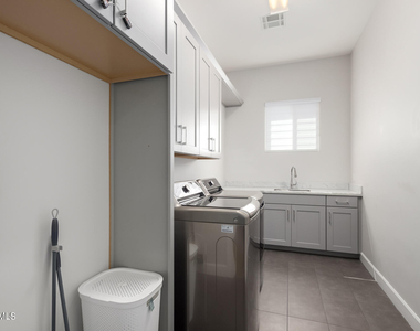 1629 E Montebello Avenue - Photo Thumbnail 85