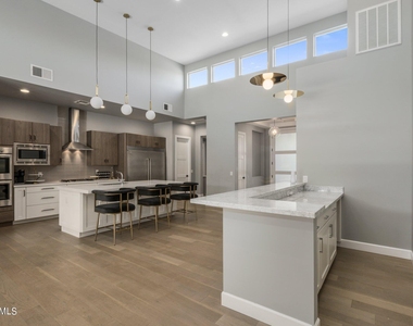 1629 E Montebello Avenue - Photo Thumbnail 28