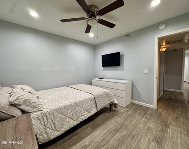 8020 E Thomas Road - Photo Thumbnail 9