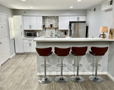 8020 E Thomas Road - Photo Thumbnail 2
