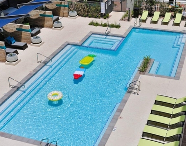 200 E Thomas Road - Photo Thumbnail 13