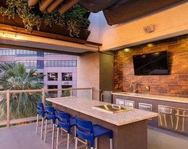 200 E Thomas Road - Photo Thumbnail 12