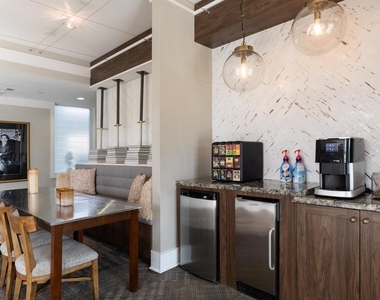 200 E Thomas Road - Photo Thumbnail 17