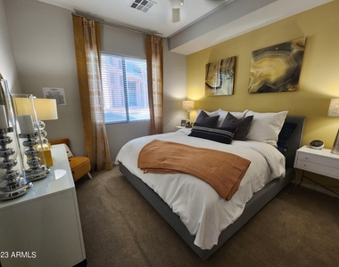 200 E Thomas Road - Photo Thumbnail 4
