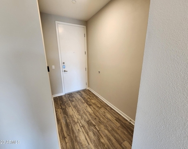 200 E Thomas Road - Photo Thumbnail 6