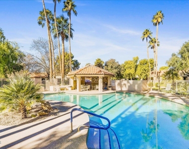 9126 W Kimberly Way - Photo Thumbnail 27