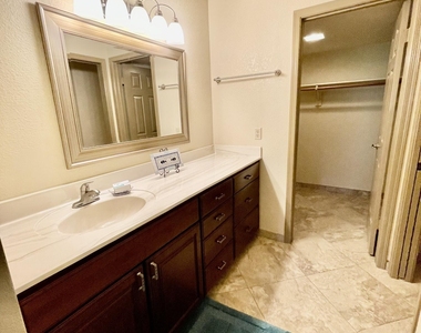 9126 W Kimberly Way - Photo Thumbnail 17