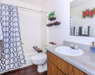 1522 E Southern Avenue - Photo Thumbnail 4