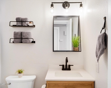 533 W Guadalupe Road - Photo Thumbnail 29