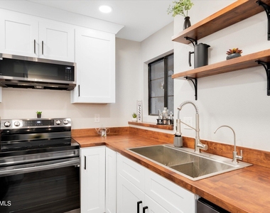 533 W Guadalupe Road - Photo Thumbnail 23