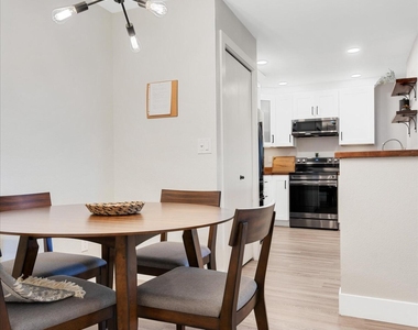 533 W Guadalupe Road - Photo Thumbnail 14