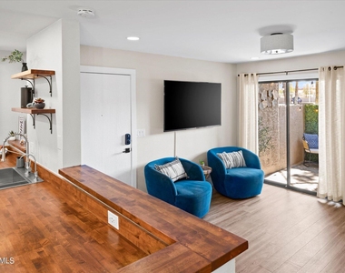 533 W Guadalupe Road - Photo Thumbnail 10