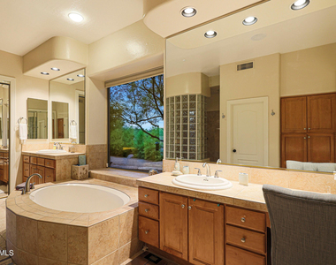 8193 E Sand Flower Drive - Photo Thumbnail 16