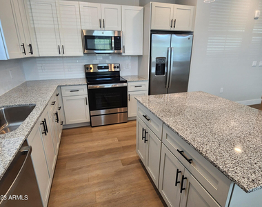 1375 N 145th Avenue - Photo Thumbnail 4