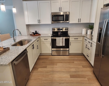 1375 N 145th Avenue - Photo Thumbnail 3