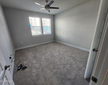 1375 N 145th Avenue - Photo Thumbnail 6