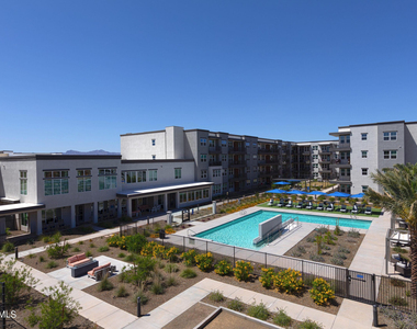 1375 N 145th Avenue - Photo Thumbnail 12