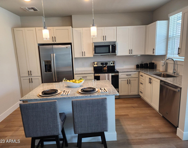 1375 N 145th Avenue - Photo Thumbnail 3