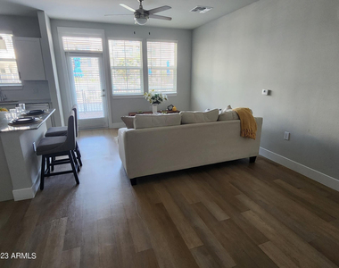 1375 N 145th Avenue - Photo Thumbnail 2