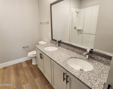 7460 N Zanjero Boulevard - Photo Thumbnail 7